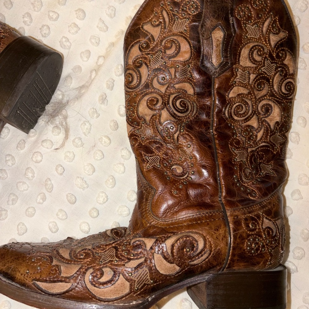 3326 - WOMEN'S TAN INLAY EMBROIDERY AND STUDS BROWN SQUARE TOE COWBOY BOOT - Picture 3 of 8